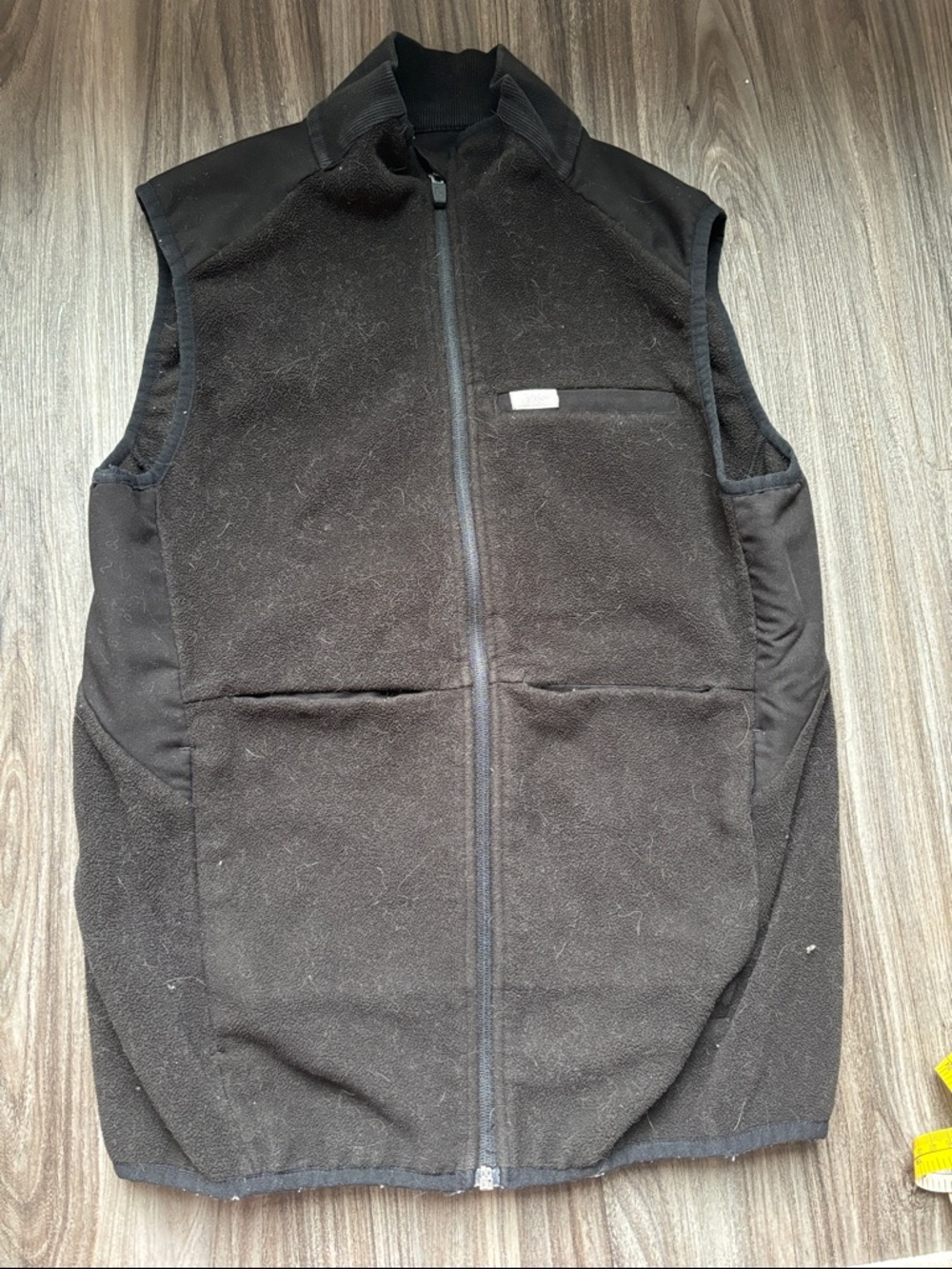 Figs on shift women’s Black Fleece Zip Vest